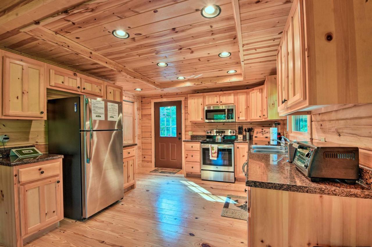 Secluded Cabin With Deck 13 Miles To Downtown Murphy Exterior photo